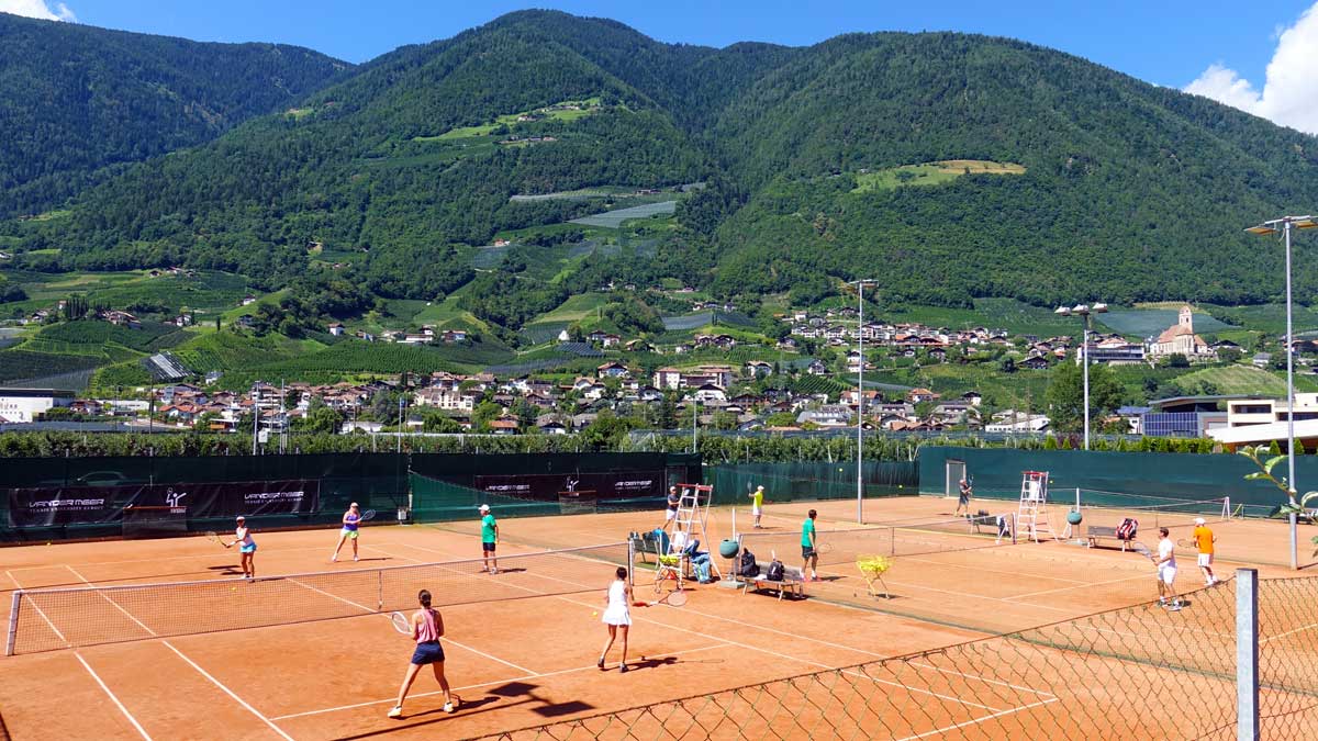 Pro Tennisschool | Tennis & Törggelen in Marling /Südtirol